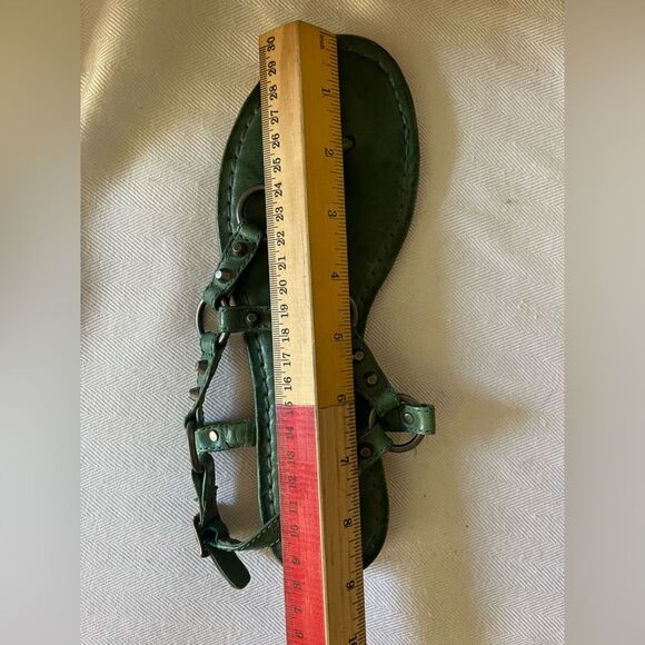Frye Carson Ring thong sandal size 5.5 fits like 6.5 see measurements, Excellent - Picture 6 of 7